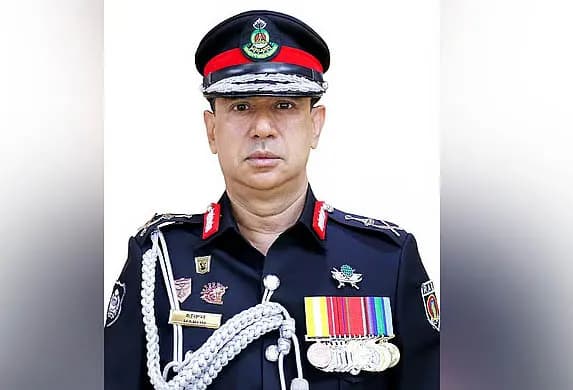 স্ত্রী-কন্যাসহ র‍্যাবের সাবেক ডিজি হারুনের দেশত্যাগে নিষেধাজ্ঞা