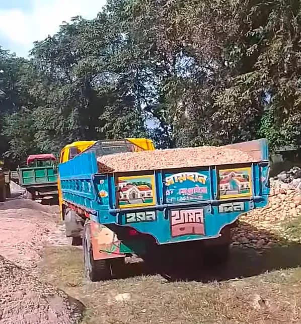 সিলেটে দুই দিনে এক ট্রাক ও চার ট্রাক্টরভর্তি পাথর জব্দ