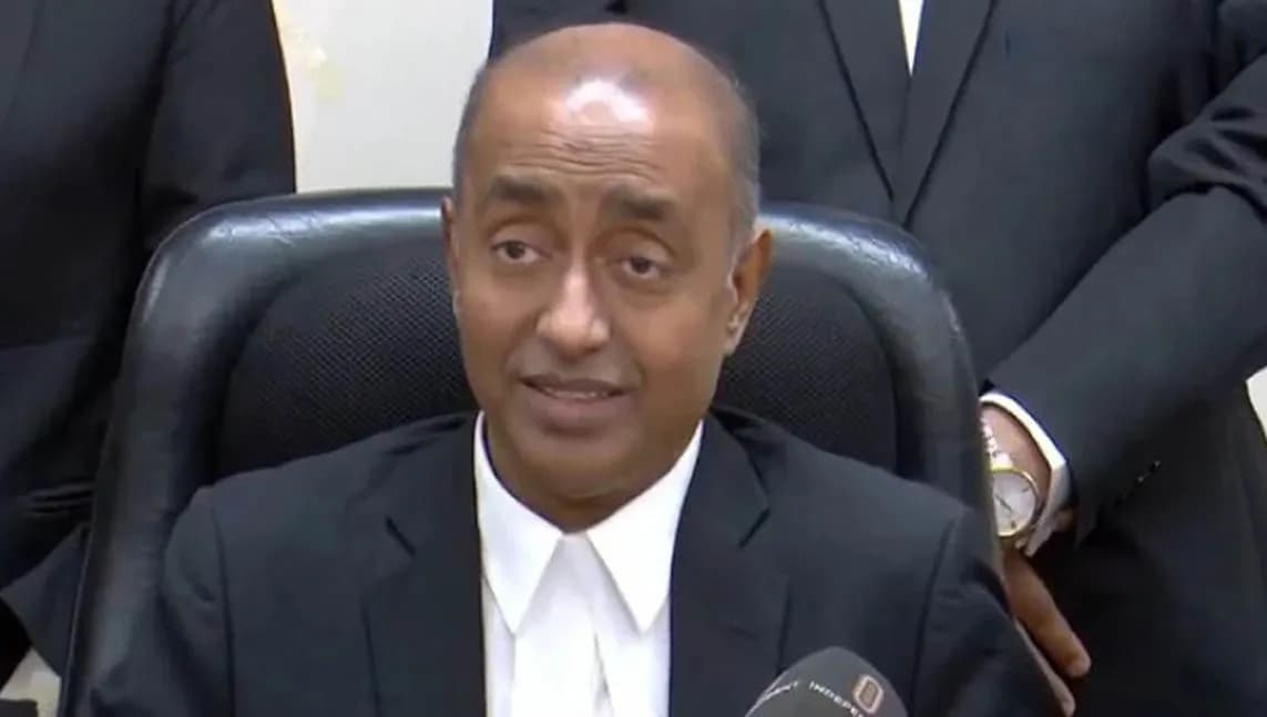 পদে থেকেও নির্বাচন করা যায়, আইনি বাধা নেই: অ্যাটর্নি জেনারেল