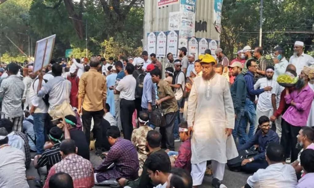 দাবি পূরণ না হওয়া পর্যন্ত কর্মবিরতিতে থাকবেন প্রাথমিকের শিক্ষকরা