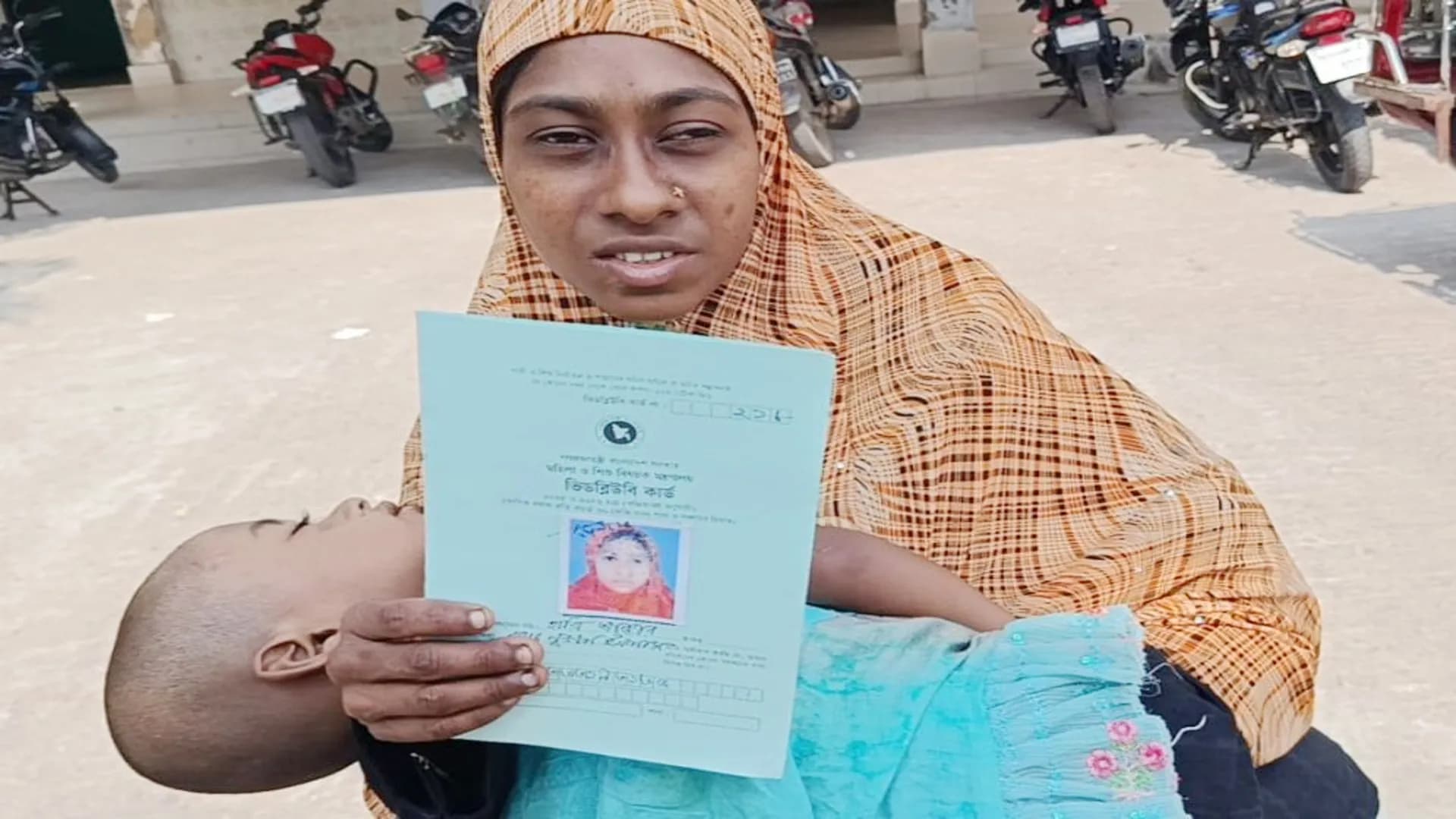 পটুয়াখালীতে ৪ হাজার টাকা দিয়েও মেলেনি প্রতিবন্ধী বরাদ্দের চাল!