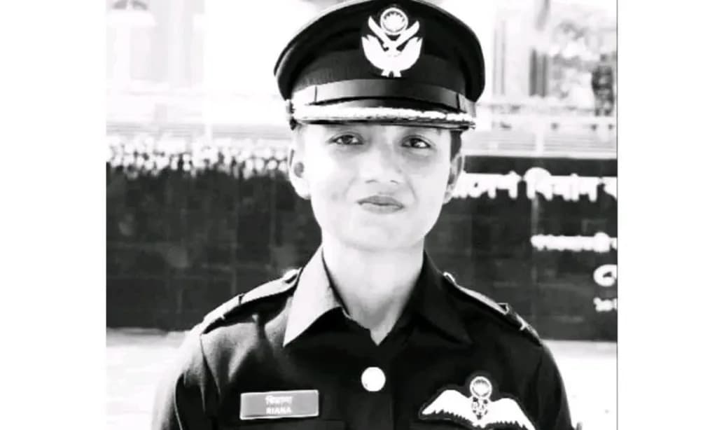 পর্যটকবাহী নৌকাডুবি : পশুর নদে নিখোঁজ বরিশালের মেয়ে সাবেক নারী পাইলটের লাশ উদ্ধার