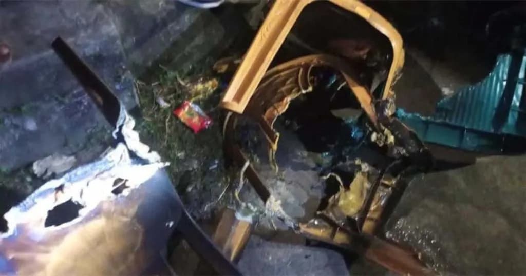 উজিরপুরে বিএনপির কার্যালয়ে আগুন