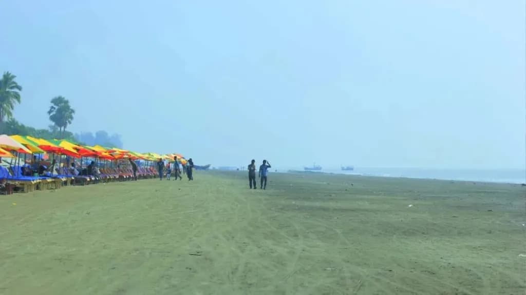 রাজনৈতিক অস্থিরতায় বিপাকে কুয়াকাটার পর্যটন শিল্প