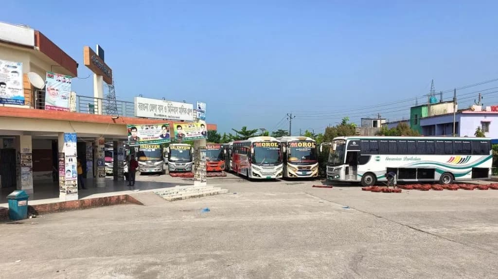বরগুনায় সকাল থেকে দূরপাল্লার বাস চলাচল বন্ধ