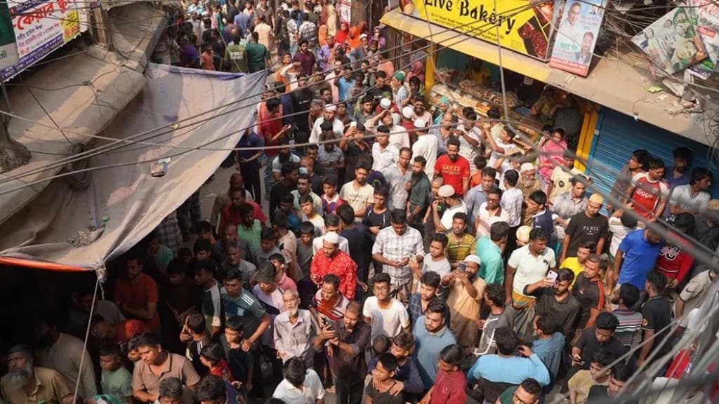 ঘরে ঘরে কান্নার রোল, দিগ্বিদিক ছোটাছুটি