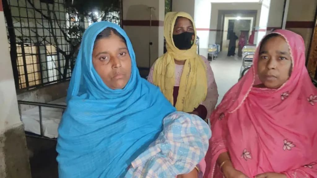 প্রসূতির চিকিৎসায় নার্স, নবজাতকের মৃত্যু