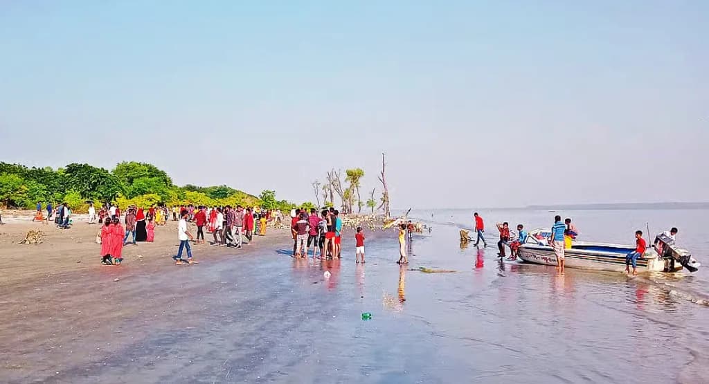 রহস্য ও রুপকথার জাহাজমারা সমুদ্র সৈকত : উন্নয়নে হতে পারে দক্ষিণ উপকূলের স্বপ্নপুরী