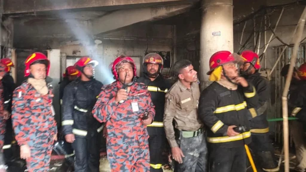 রাজধানীর বাংলাদেশ মেডিকেল হাসপাতালের আগুন নিয়ন্ত্রণে