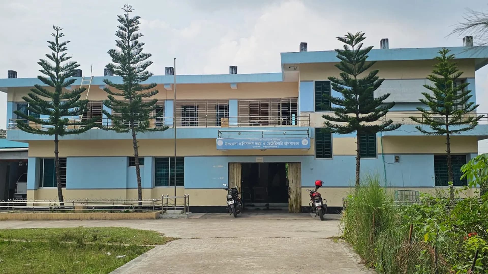 দুমকিতে জনবল সংকটে স্থবির প্রাণিসম্পদ দপ্তরের কার্যক্রম