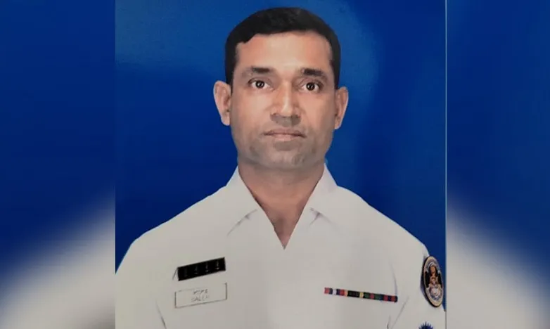 নিজের অস্ত্রের গুলিতে কোস্ট গার্ড সদস্যের মৃত্যু