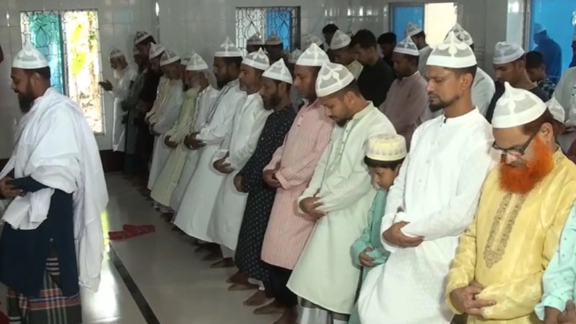 সৌদি আরবের সঙ্গে মিল রেখে বরিশালে আগাম ঈদ উদযাপন