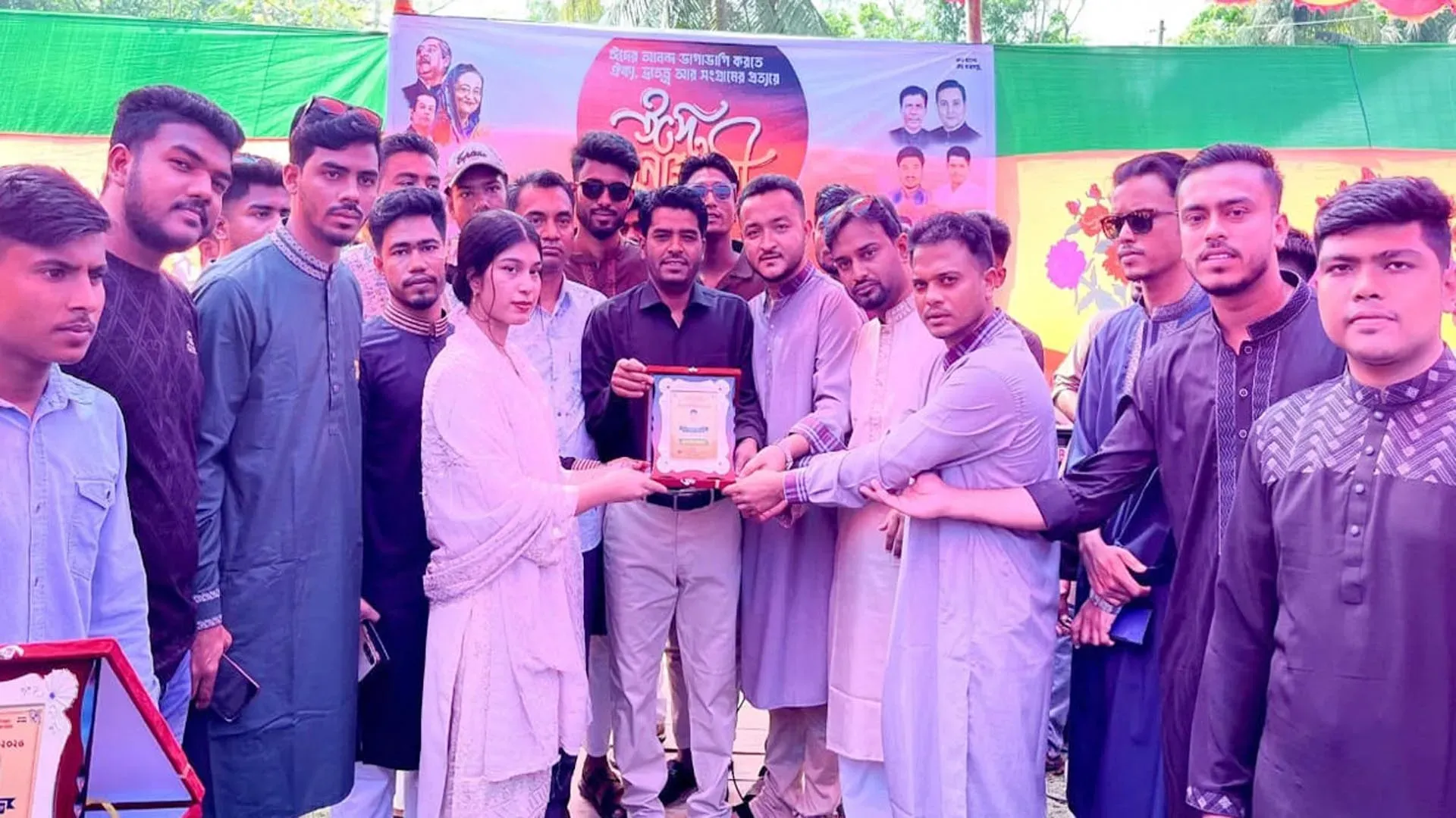 নিষিদ্ধ ছাত্রলীগের প্রকাশ্য ঈদ পুনর্মিলনী, দায় এড়াতে পুলিশের অস্বীকার!