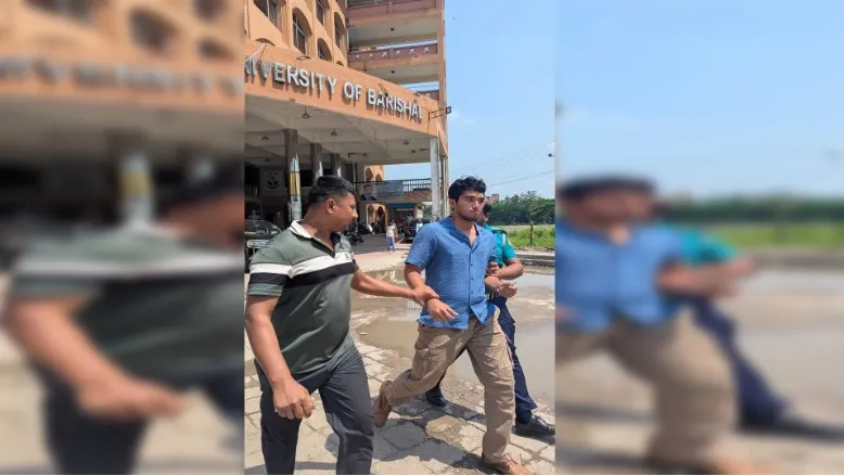 বরিশাল বিশ্ববিদ্যালয়ে ভর্তি পরীক্ষায় বহিষ্কার হয়ে স্টাফদের মারধর করলেন পরীক্ষার্থী