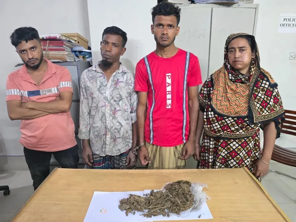 বাউফলে ইয়াবা ও গাঁজাসহ ৪ বিক্রেতা গ্রেপ্তার