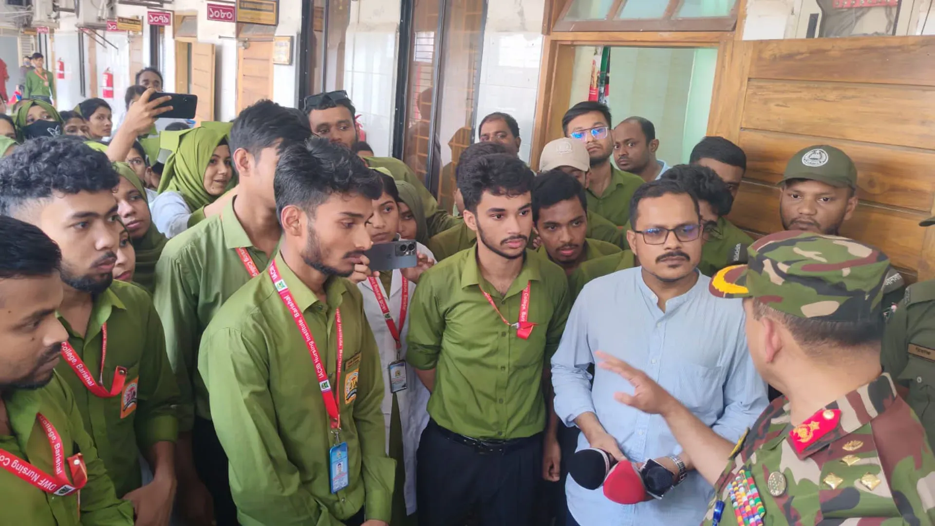 এবার ডিডাব্লিউএফ নার্সিং কলেজের অর্থ কেলেংকারি ফাঁস!, বিক্ষোভ