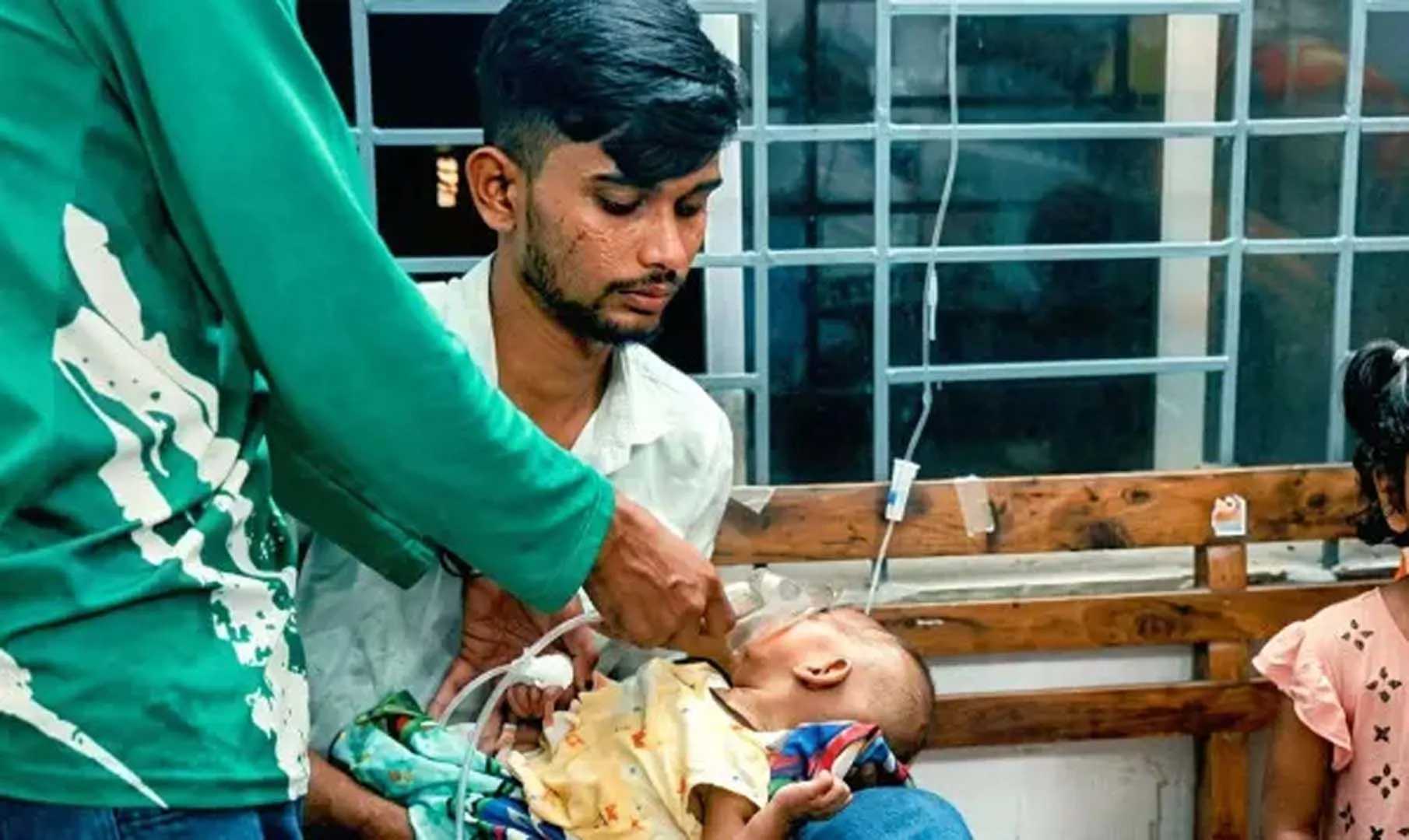 হাসপাতালে অসুস্থ শিশুকে রেখে উধাও মা, চিকিৎসার দায়িত্ব নিল প্রশাসন
