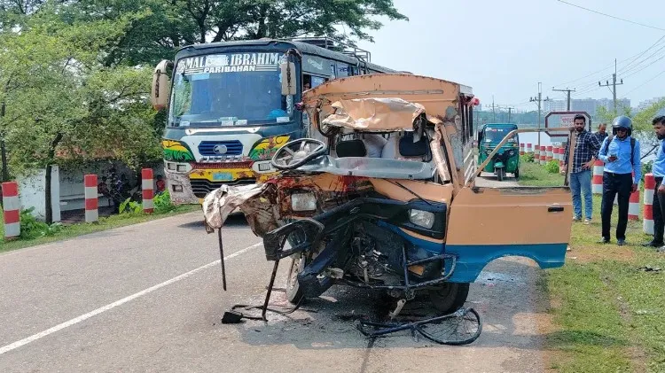 বাস-লেগুনার মুখোমুখি সংঘর্ষে নিহত ২