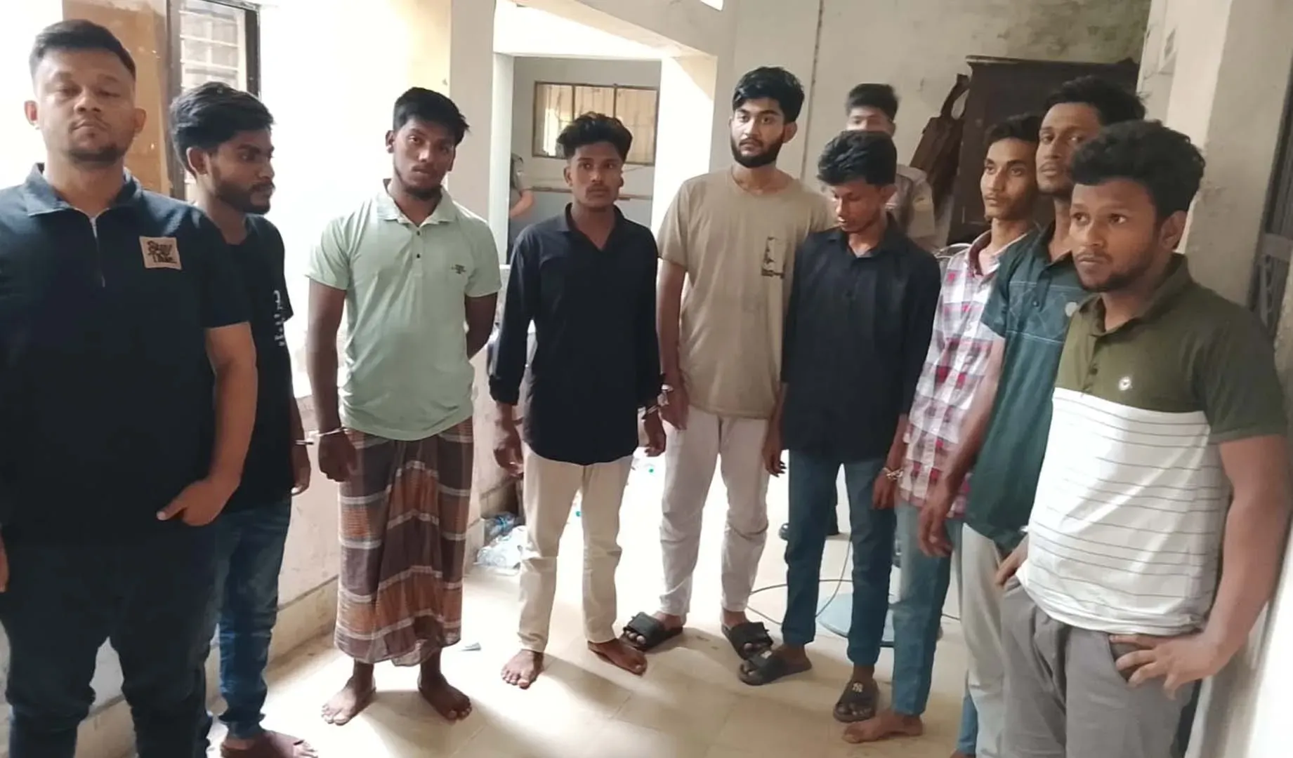 বরিশালে আওয়ামী লীগের গোপন বৈঠক, ১০ কর্মী-সমর্থক আটক