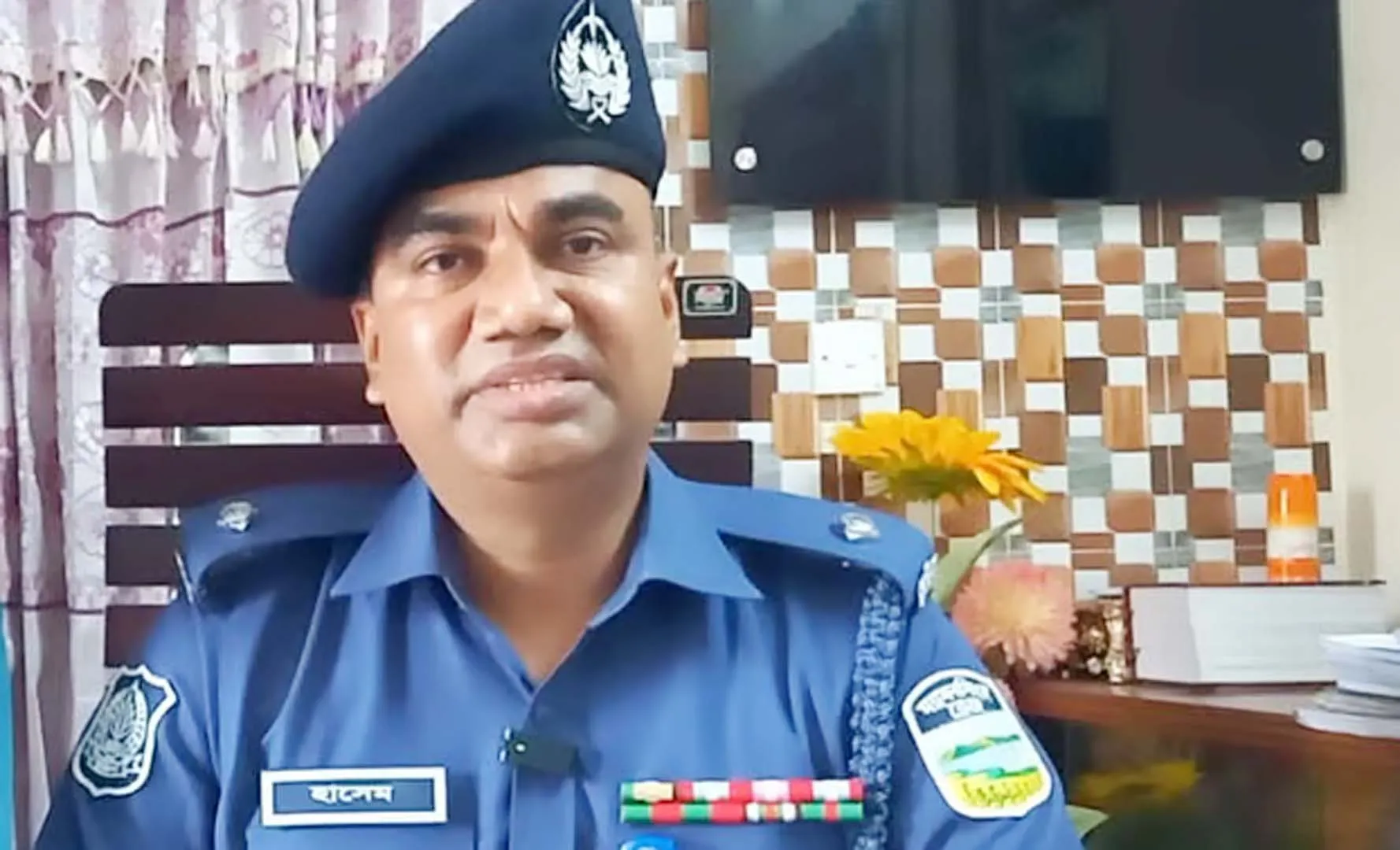 ‘পুলিশের চাকরি ওয়ান কাইন্ড অব বিজনেস’, বেফাঁস মন্তব্য ওসি ক্লোজড