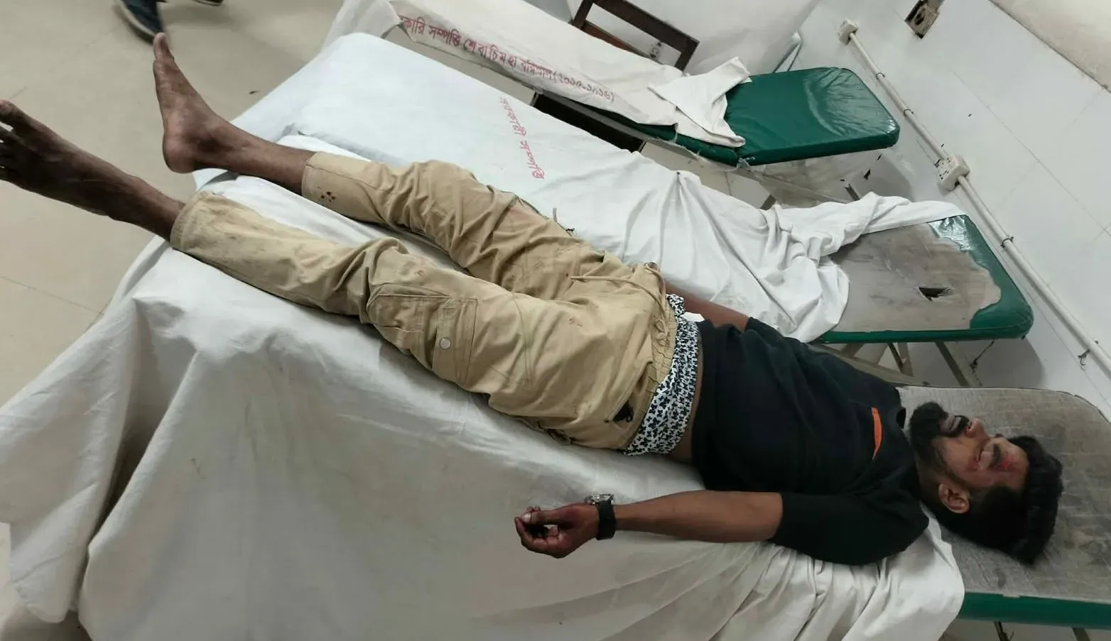বরিশালে মোটরসাইকেল-অটোরিকশা সংঘর্ষে যুবক নিহত