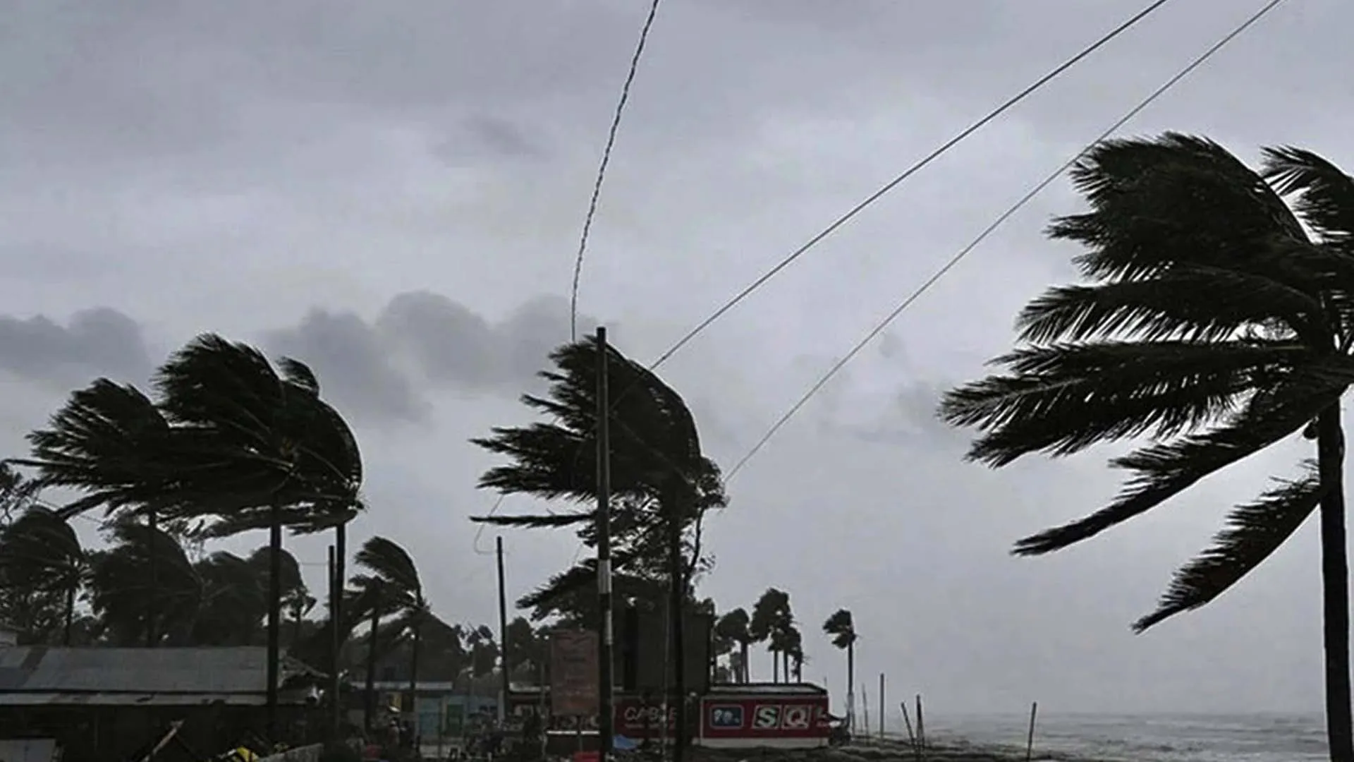 বরিশালসহ ২০ অঞ্চলে ঝড়োহাওয়ার পূর্বাভাস, নদীবন্দরে ১ নম্বর সতর্কতা