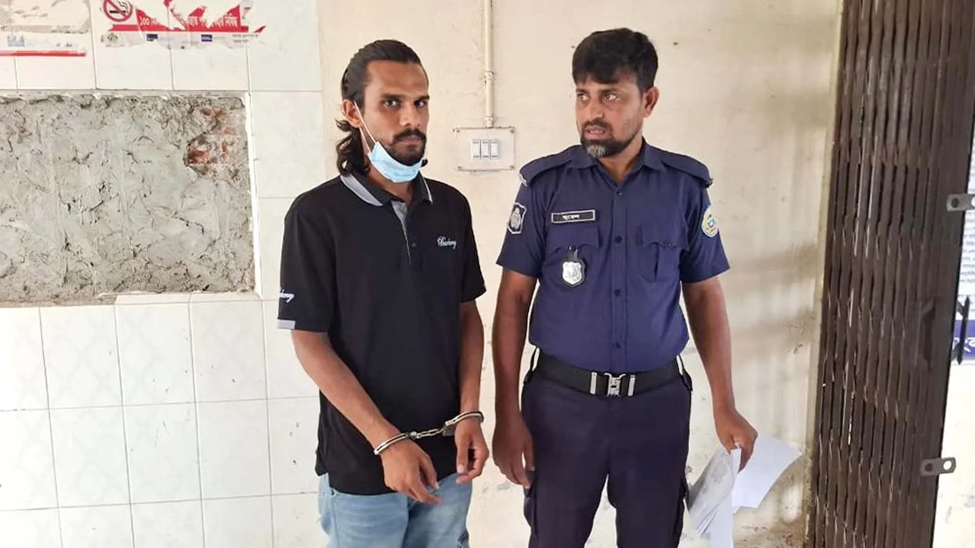 ঝালকাঠিতে মাদক নিয়ে ছাত্রদল নেতাসহ দুইজন আটক