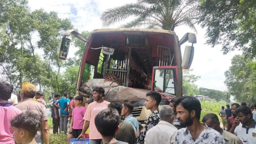 পৃথক সড়ক দুর্ঘটনায় তিন জেলায় প্রাণ হারালেন ৬ জন, আহত ১৯ 