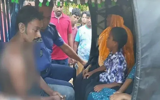 পিরোজপুরে নিজের ১২ বছরের মেয়েকে ধ/র্ষ/ণ, পাষণ্ড বাবা আ/ট/ক