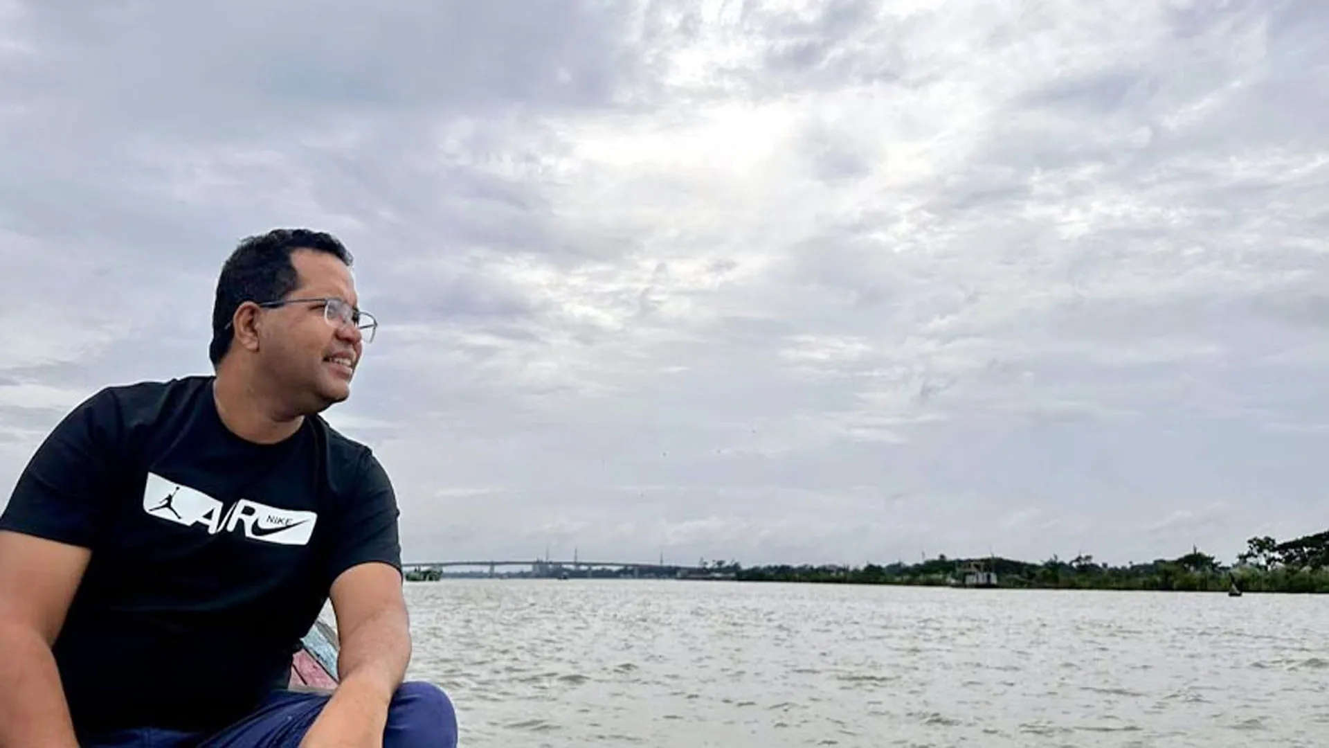 কীর্তনখোলার বুকে ভেসে থাকা বরিশাল
