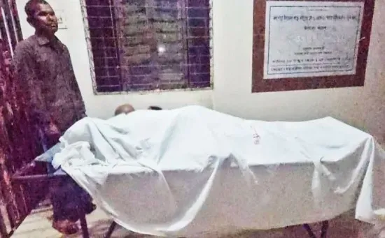 পটুয়াখালীতে মোটরসাইকেলের ধাক্কায় পথচারী নিহত, আহত ৩