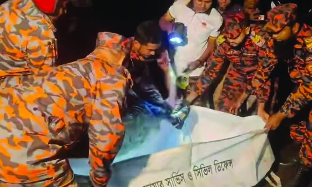 পূজা শেষে বাড়ি ফেরা হলো না, ট্রলারডুবিতে শিশুর মৃত্যু