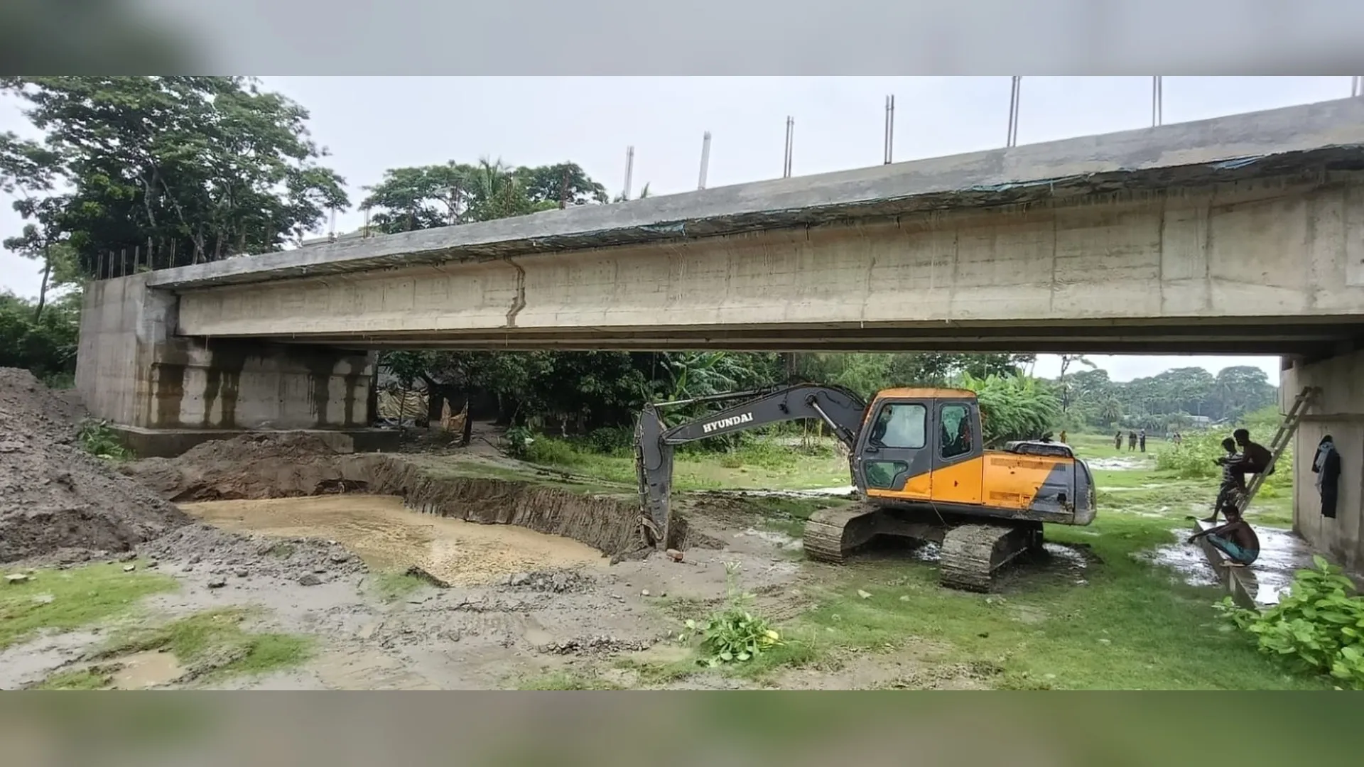 খাল নেই, রাস্তা নেই—আড়াই কোটি টাকার সেতু নির্মাণ ঘিরে প্রশ্ন